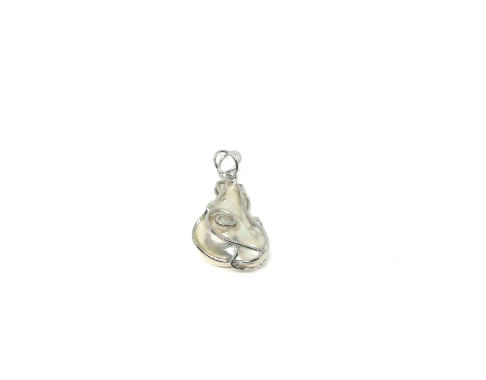 Pendant in Silver and Natural Pearl 4