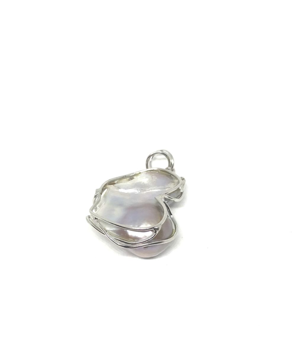 Pendant in Silver and Natural Pearl 4